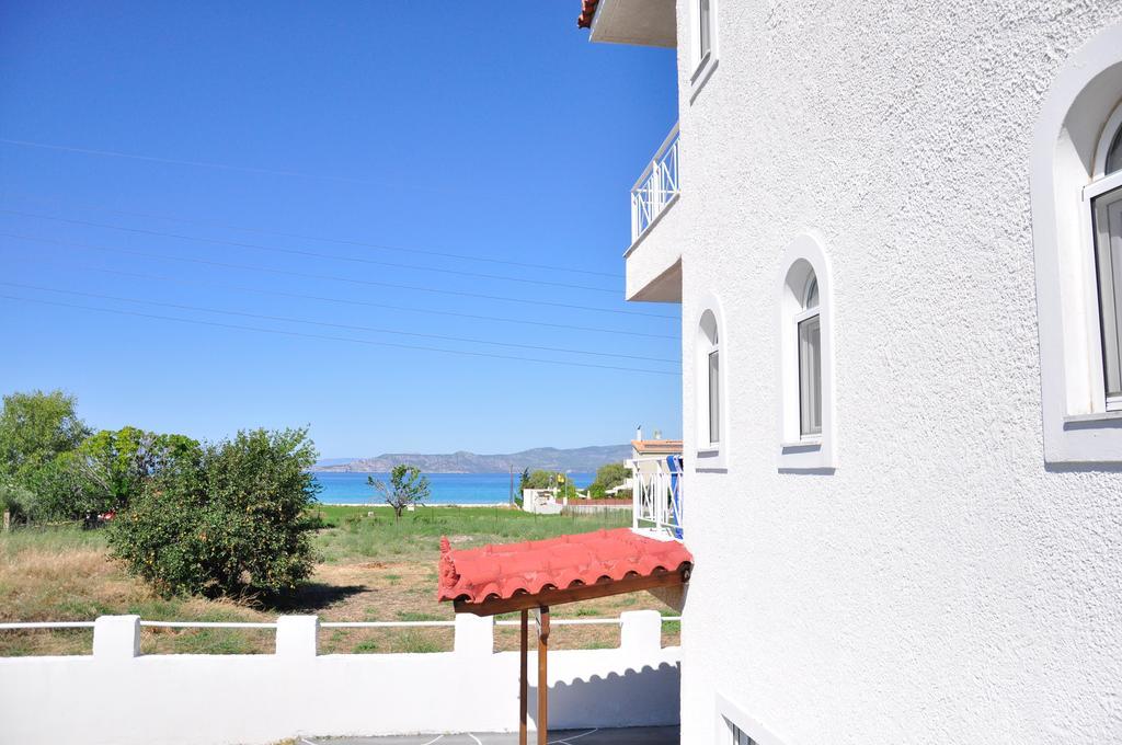 Phoenix Beachside Condos Kokkónion Exterior foto